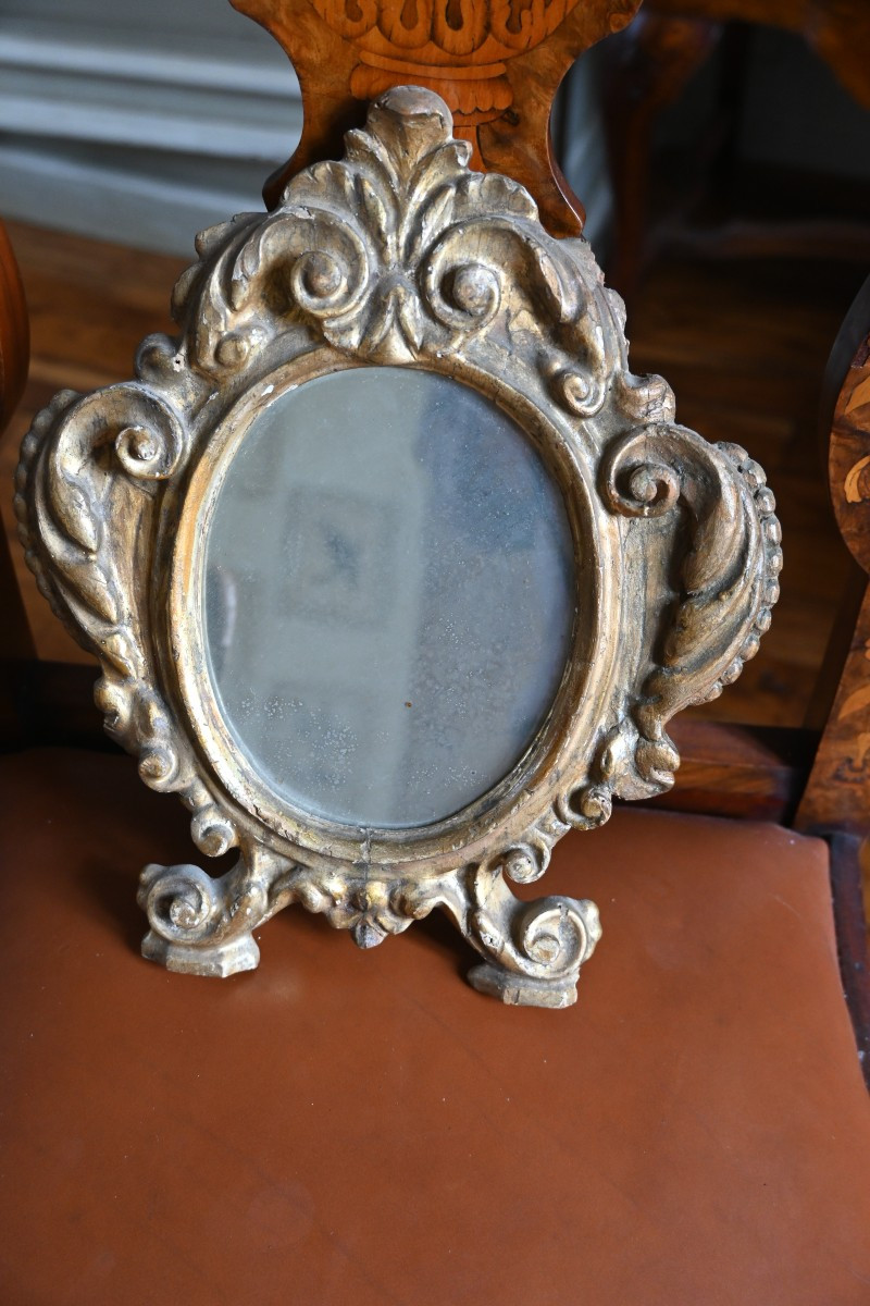 Petit miroir bois doré du XVIII