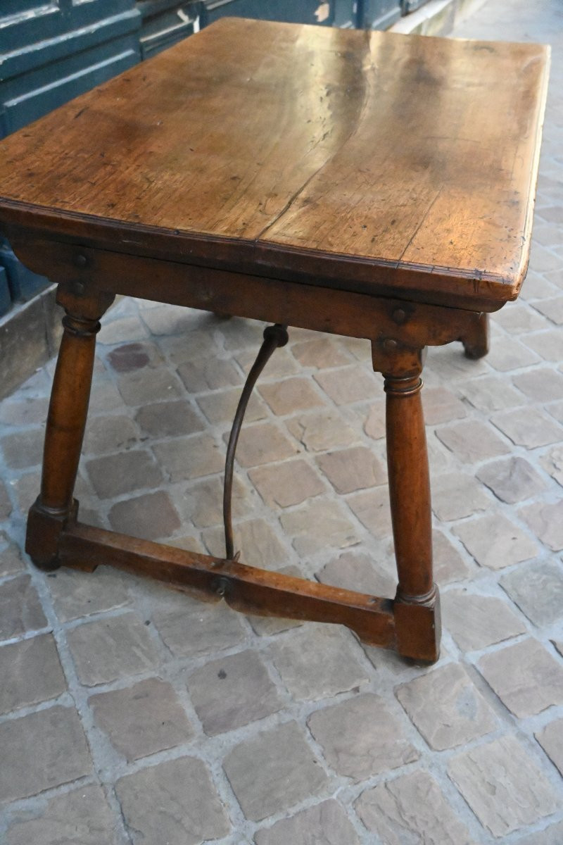 Table espagnole en noyer fin XVII début XVIII-photo-2