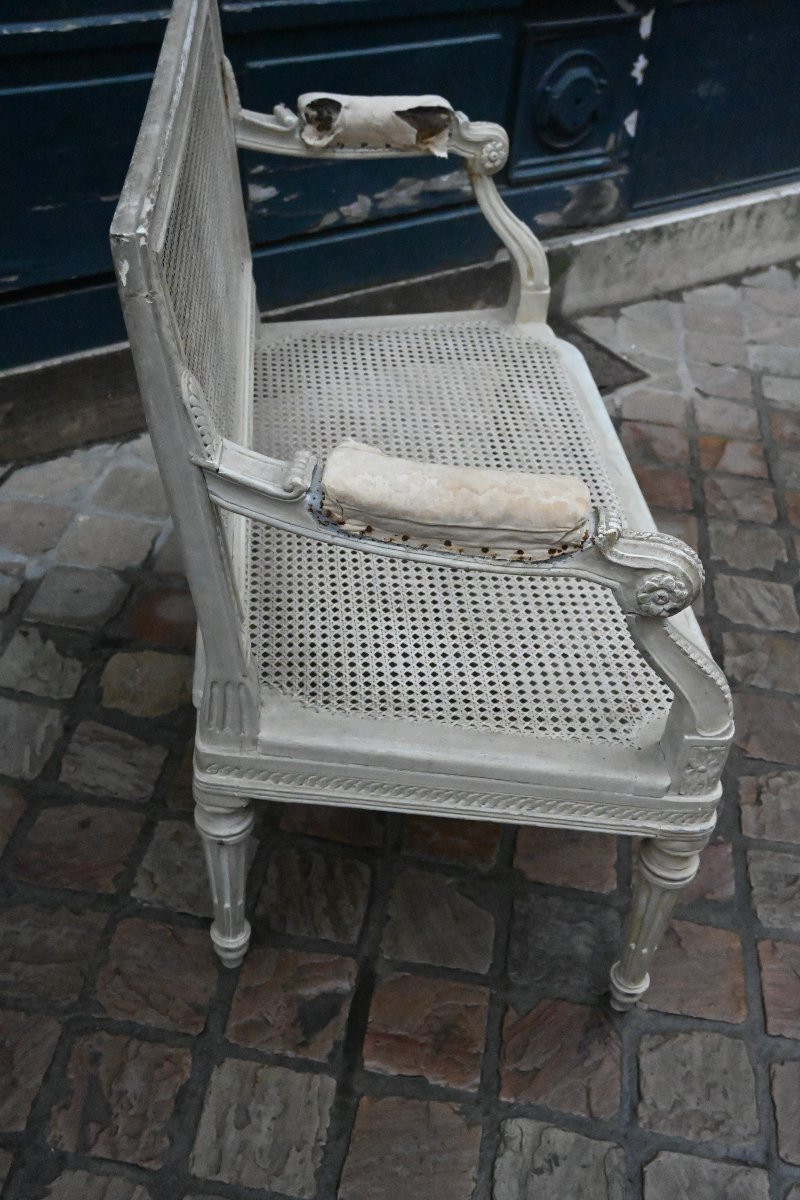   Petit canapé canné laqué gris perle Louis XVI-photo-7