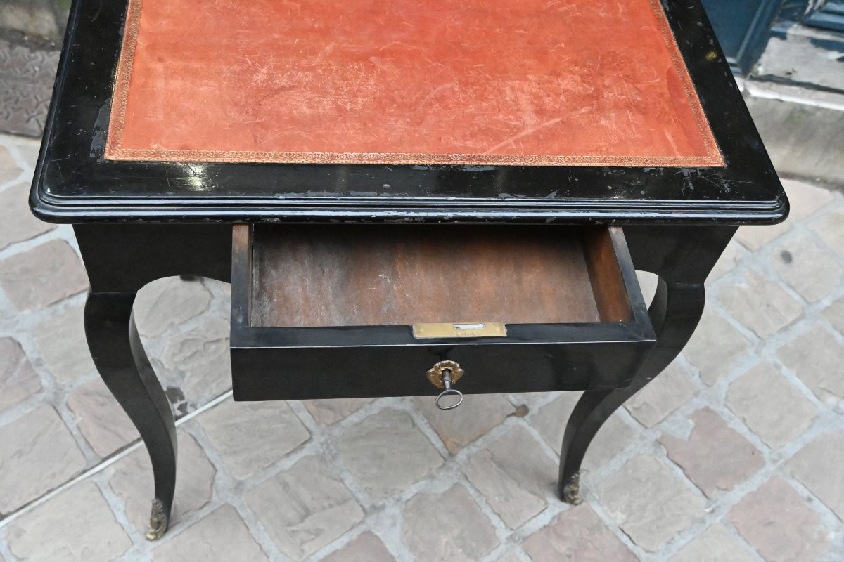 Table de mileu ou bureau d époque Louis XV , en bois relaqué noir-photo-3