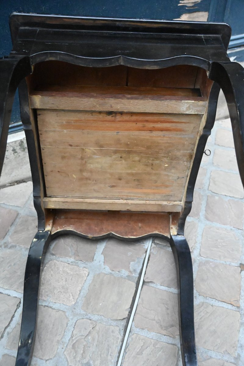 Table de mileu ou bureau d époque Louis XV , en bois relaqué noir-photo-5