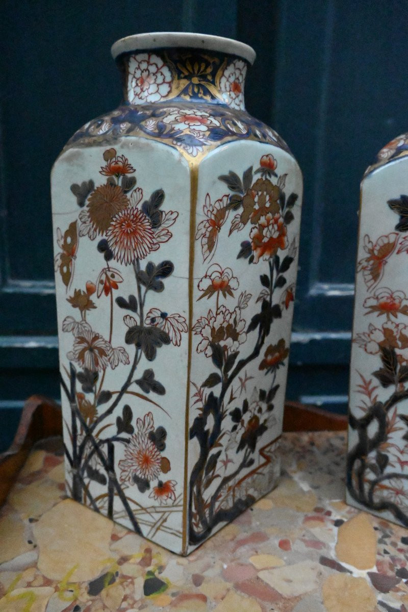 Deux grands vases Imari de forme quadrangulaire XVIII-photo-4