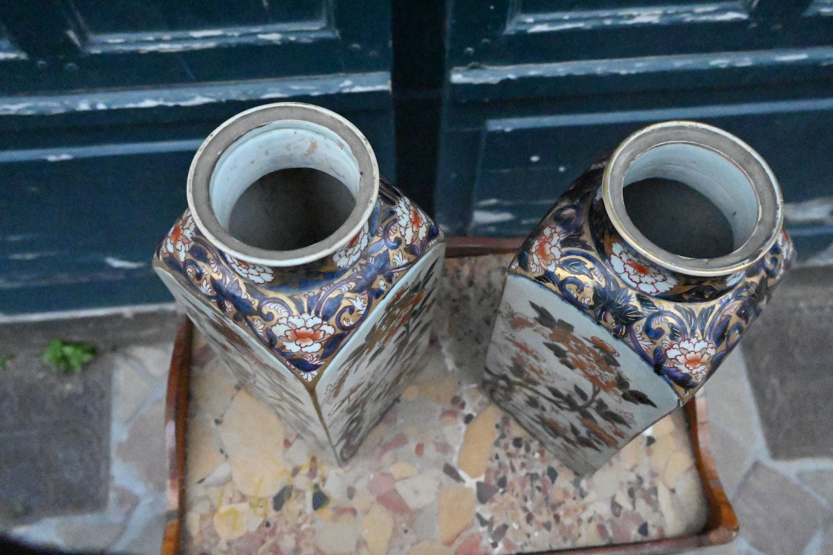 Deux grands vases Imari de forme quadrangulaire XVIII-photo-3