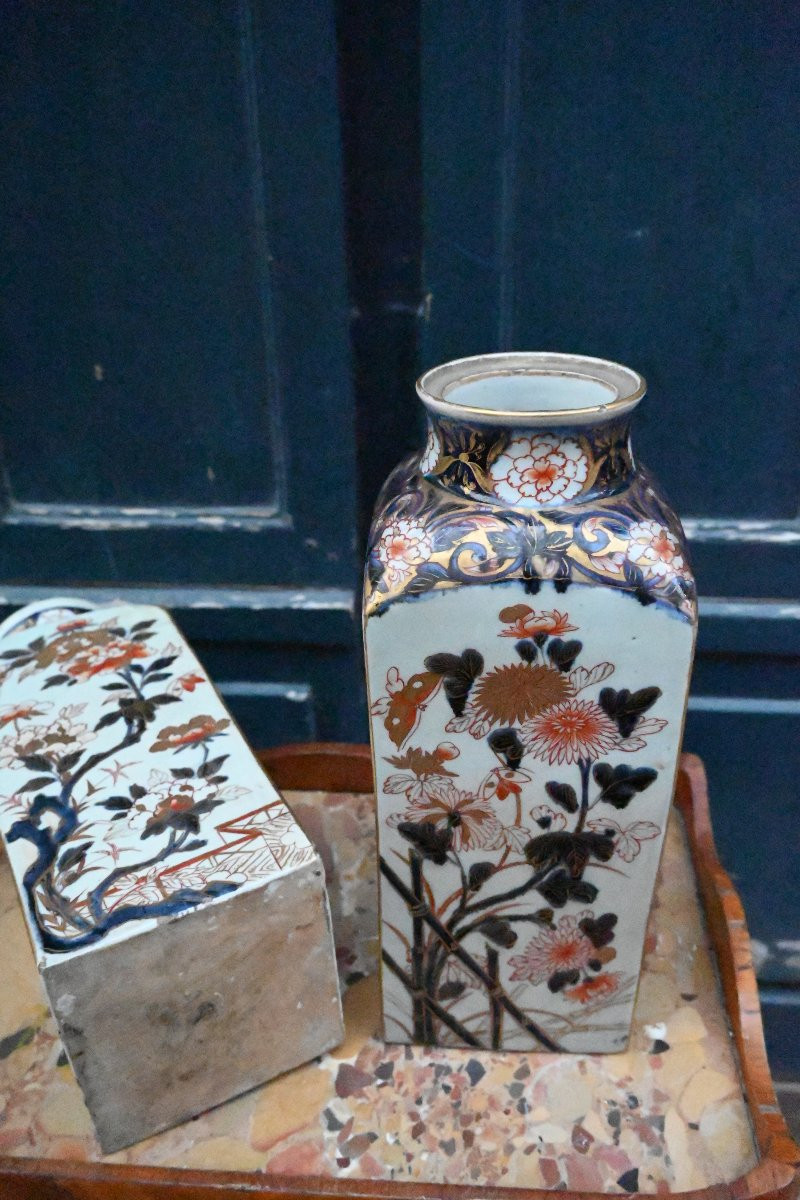 Deux grands vases Imari de forme quadrangulaire XVIII-photo-5