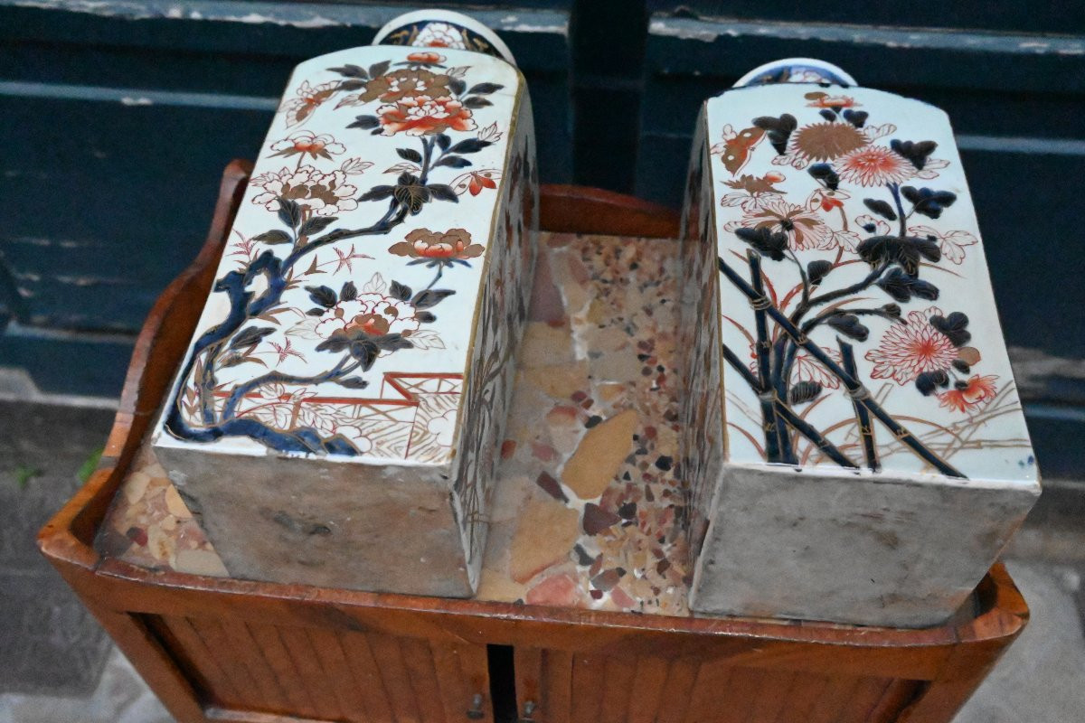 Deux grands vases Imari de forme quadrangulaire XVIII-photo-7