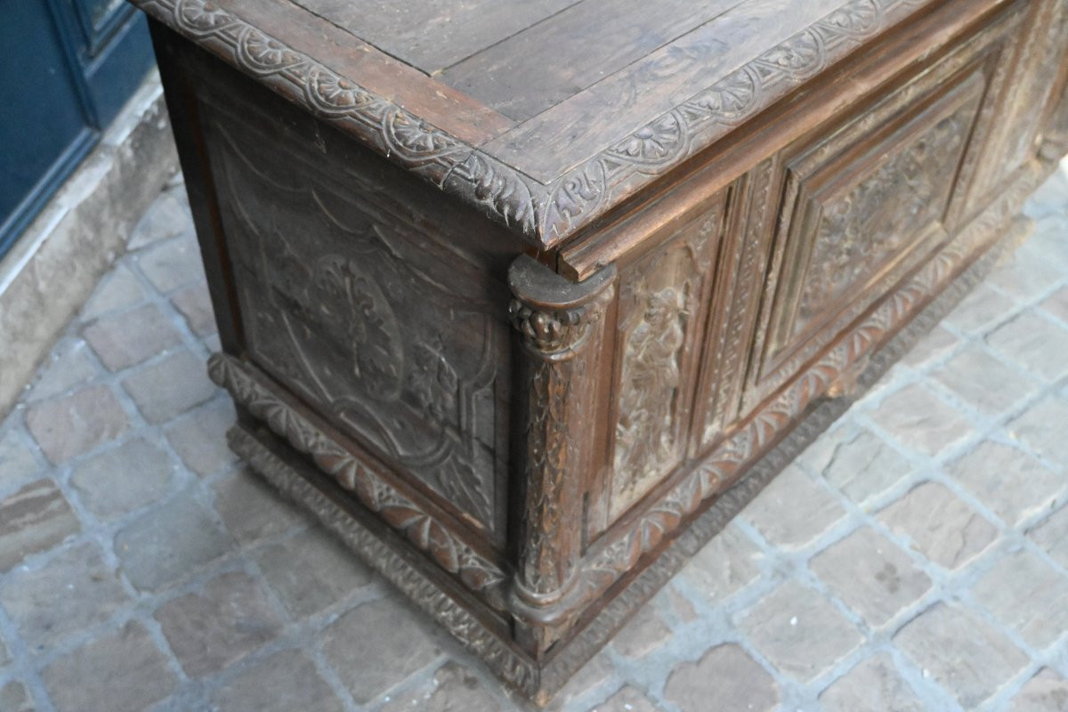 Renaissance Walnut Chest -photo-8