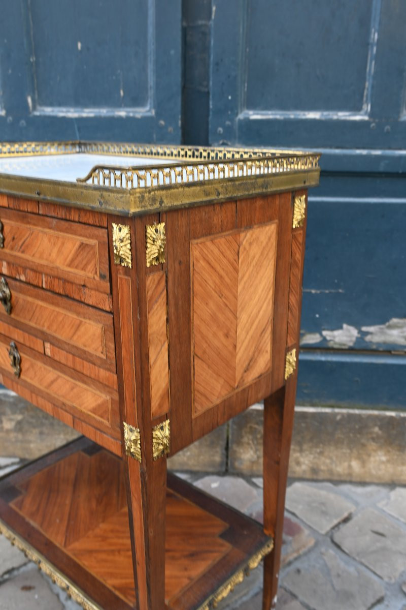 Petite table de salon d époque Louis XVI du XVIII-photo-2