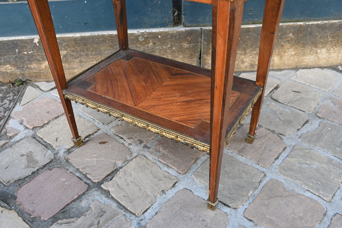 Petite table de salon d époque Louis XVI du XVIII-photo-3