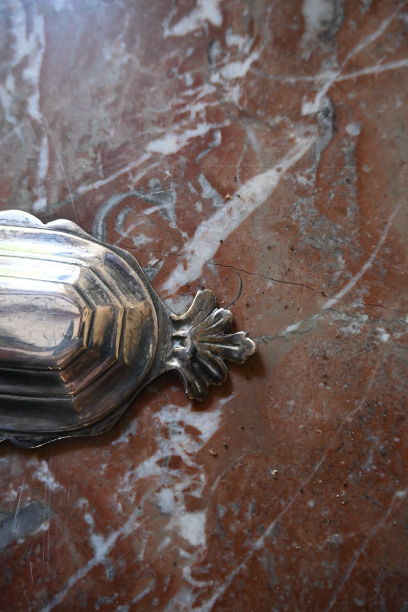 Rare suite de 4 appliques à un bras de lumière en bronze argenté d époque début XVIII-photo-3