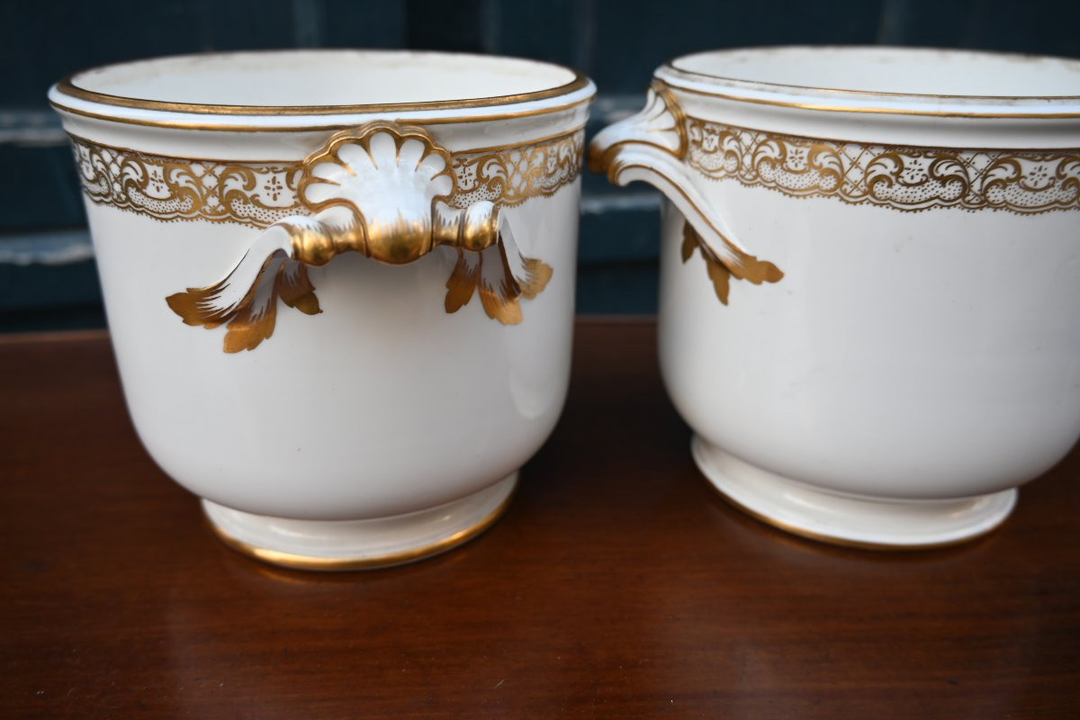 Sèvres , genre de , paire de cache pots en porcelaine-photo-3