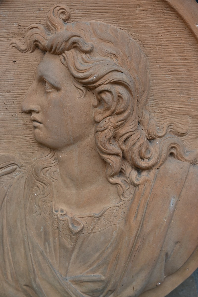 Grand médaillon en terre cuite , profil de Louis XIV