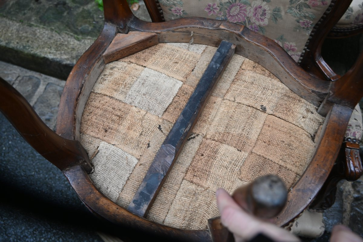 Suite de 4 cabriolets noyer estampillés de Pautex -photo-1