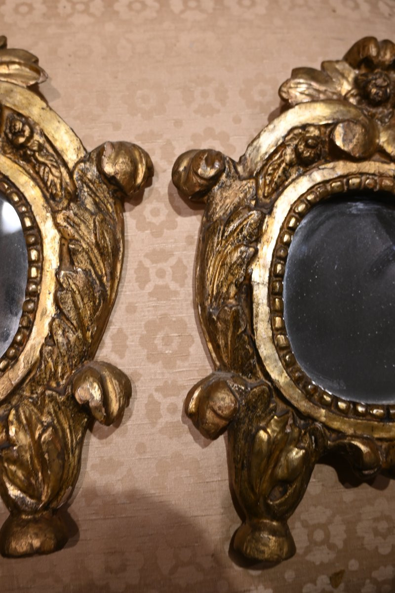 Paire de petits miroirs en bois sculpté et doré Provence XVIII-photo-3