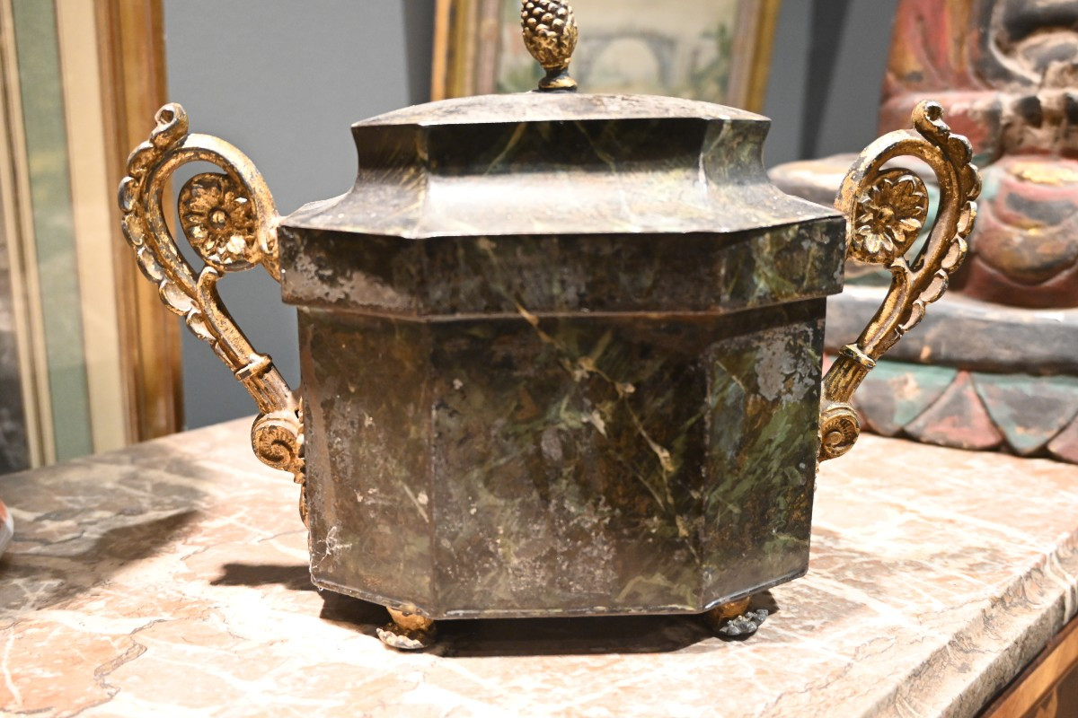 Oeufrier en tôle peinte d époque Restauration XIX