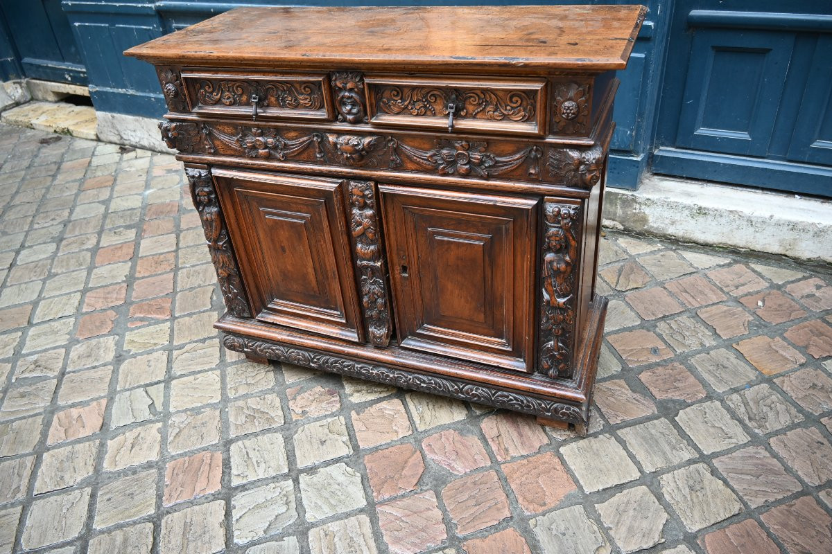 Italian Credenza In Solid Walnut From The Early 17th Century-photo-2