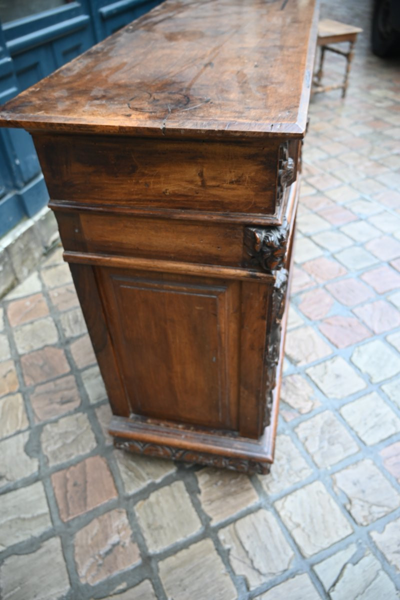 Italian Credenza In Solid Walnut From The Early 17th Century-photo-1