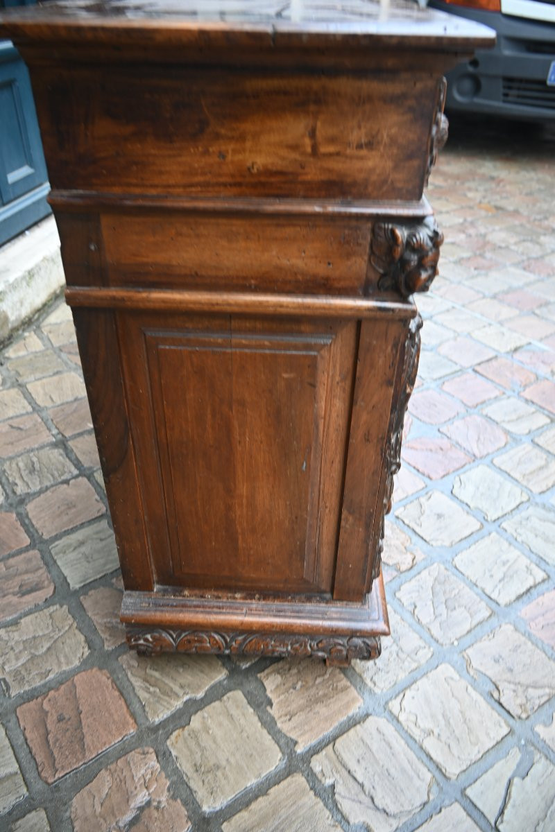 Italian Credenza In Solid Walnut From The Early 17th Century-photo-3