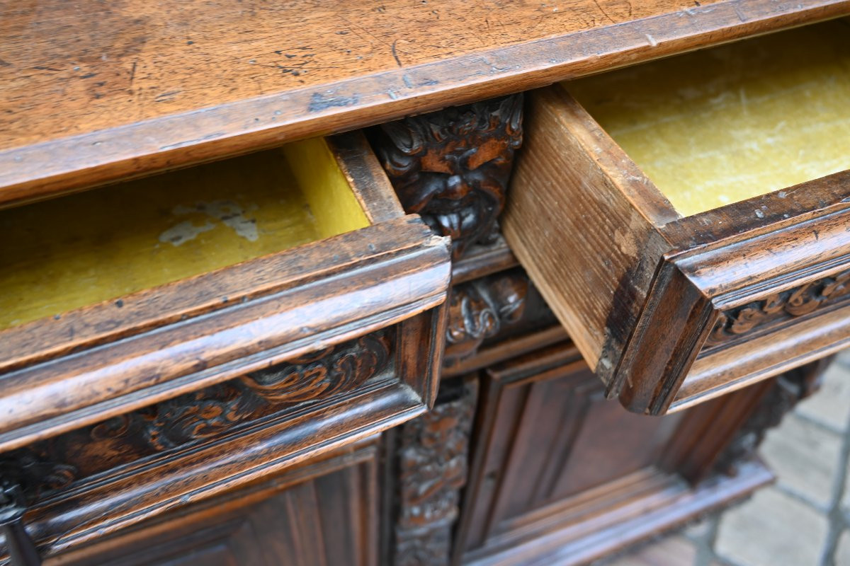 Italian Credenza In Solid Walnut From The Early 17th Century-photo-6