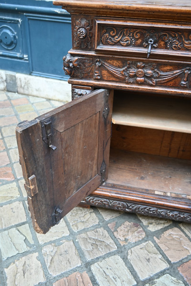 Italian Credenza In Solid Walnut From The Early 17th Century-photo-7