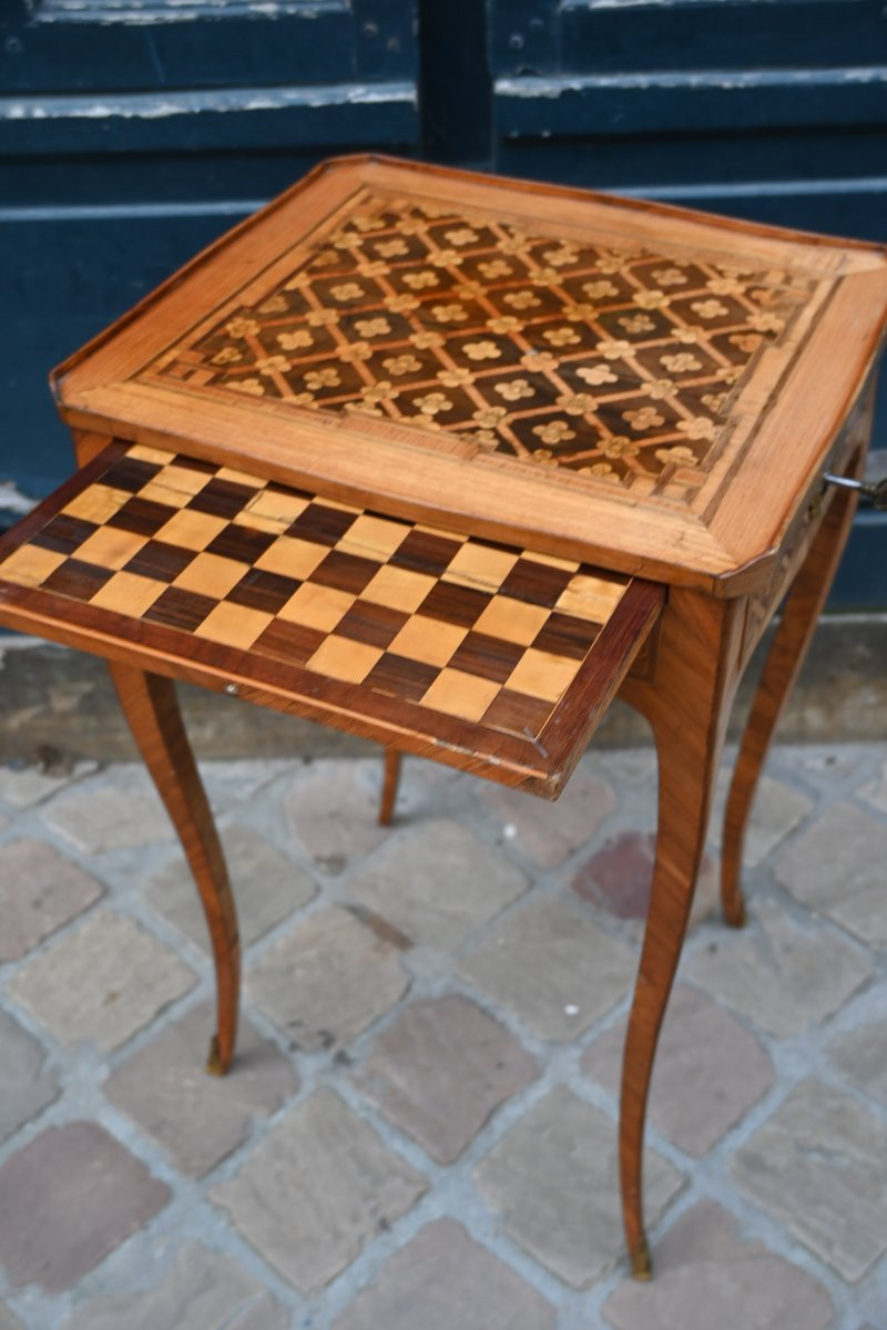 Charmante petite table de salon en marqueterie du XVIII-photo-3