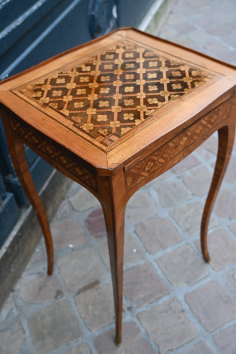Charmante petite table de salon en marqueterie du XVIII-photo-1