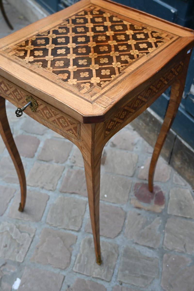 Charmante petite table de salon en marqueterie du XVIII-photo-5