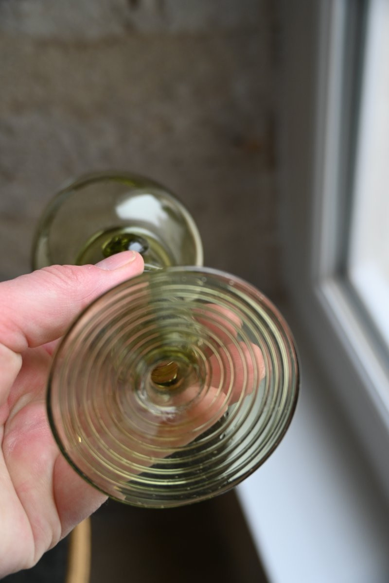  Suite de 10 Verres à vin Roemer dans le gout XVII des Pays Bas -photo-4