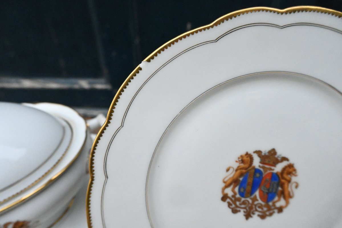 19th Century Elaine Pork Dinner Service With Coat Of Arms-photo-5