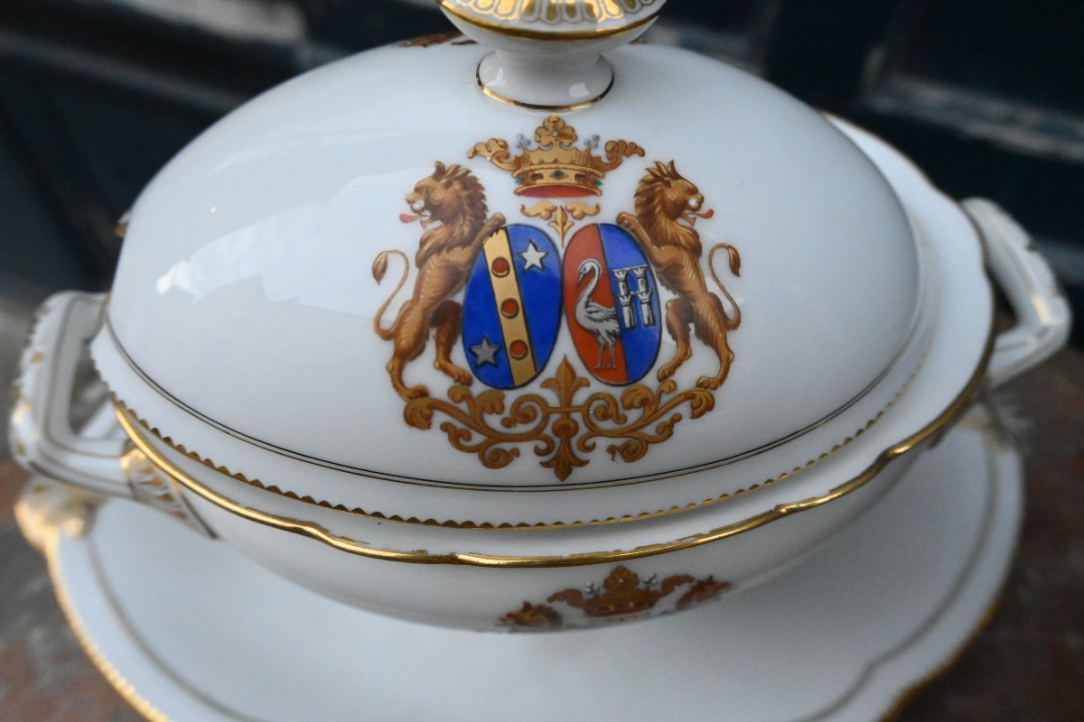 19th Century Elaine Pork Dinner Service With Coat Of Arms-photo-8