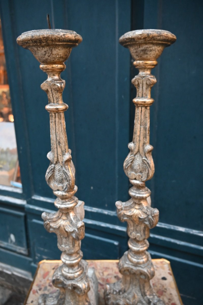 Paire de bougeoirs en bois doré du XVIII-photo-2