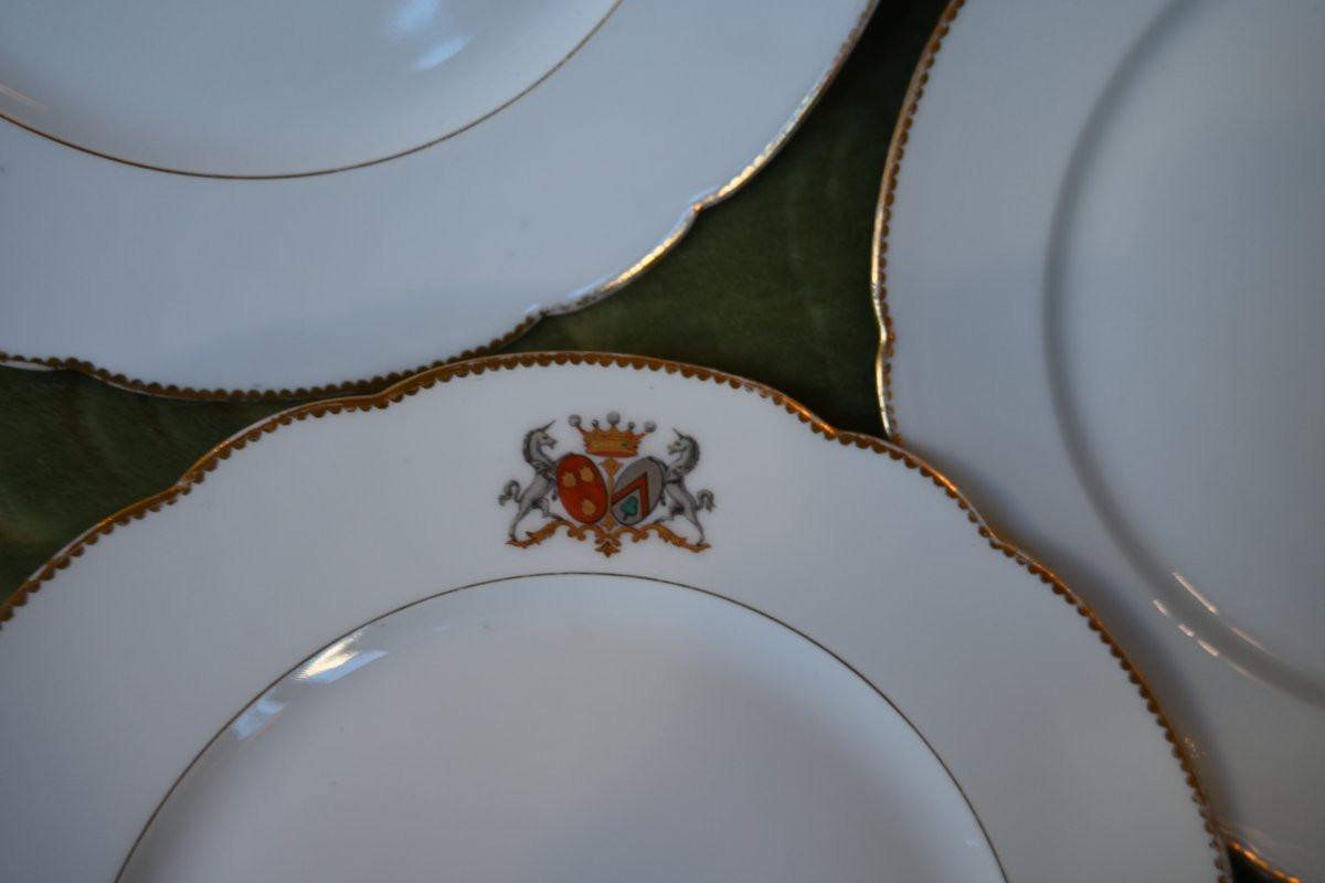 Set Of 10 Paris Porcelain Plates Bearing Coats Of Arms, 19th Century-photo-3