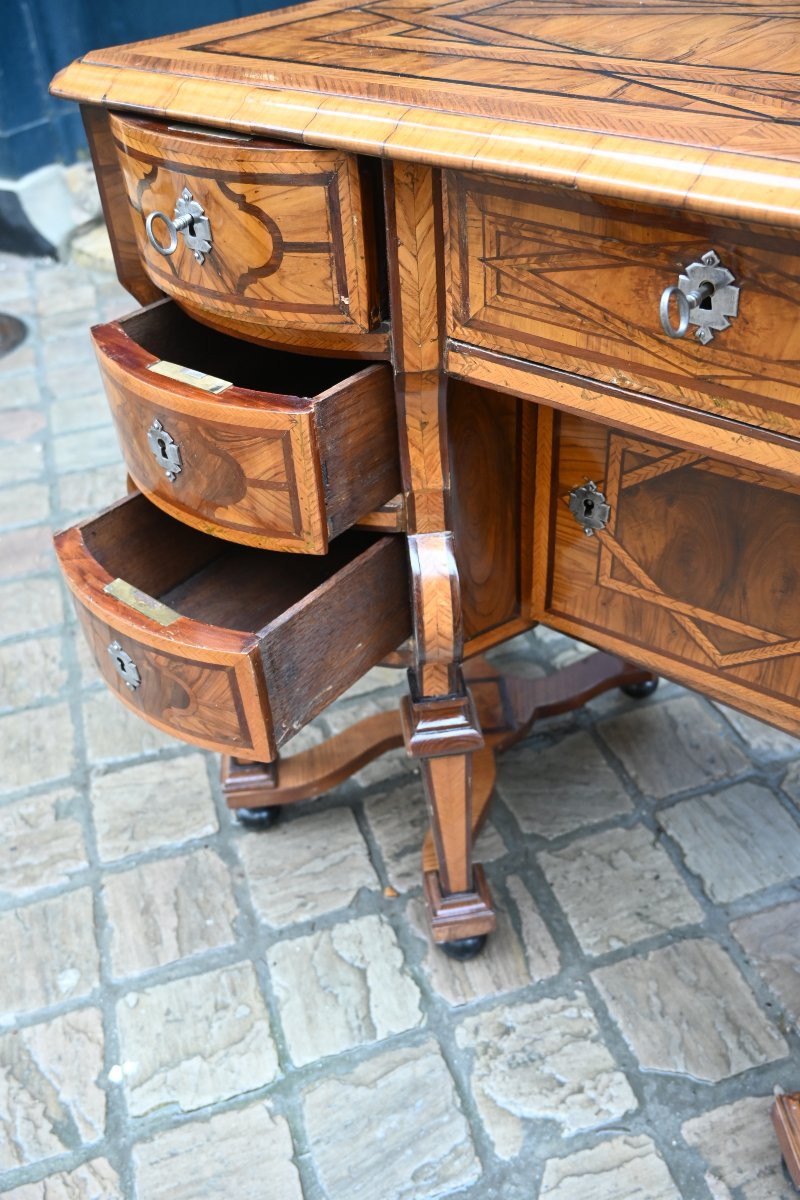 Louis XIV Period Veneered Mazarin Desk -photo-2