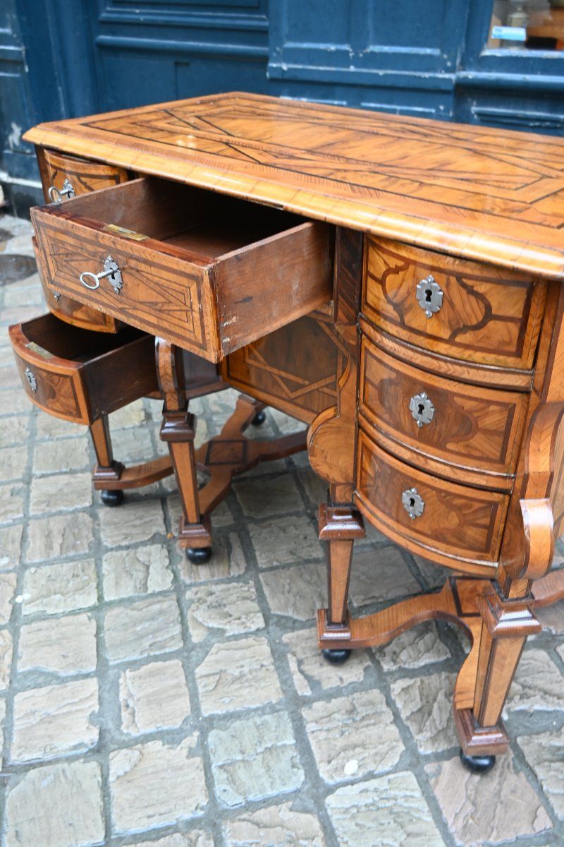 Louis XIV Period Veneered Mazarin Desk -photo-3