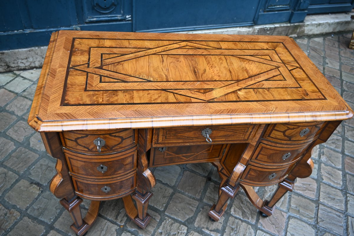 Louis XIV Period Veneered Mazarin Desk -photo-1