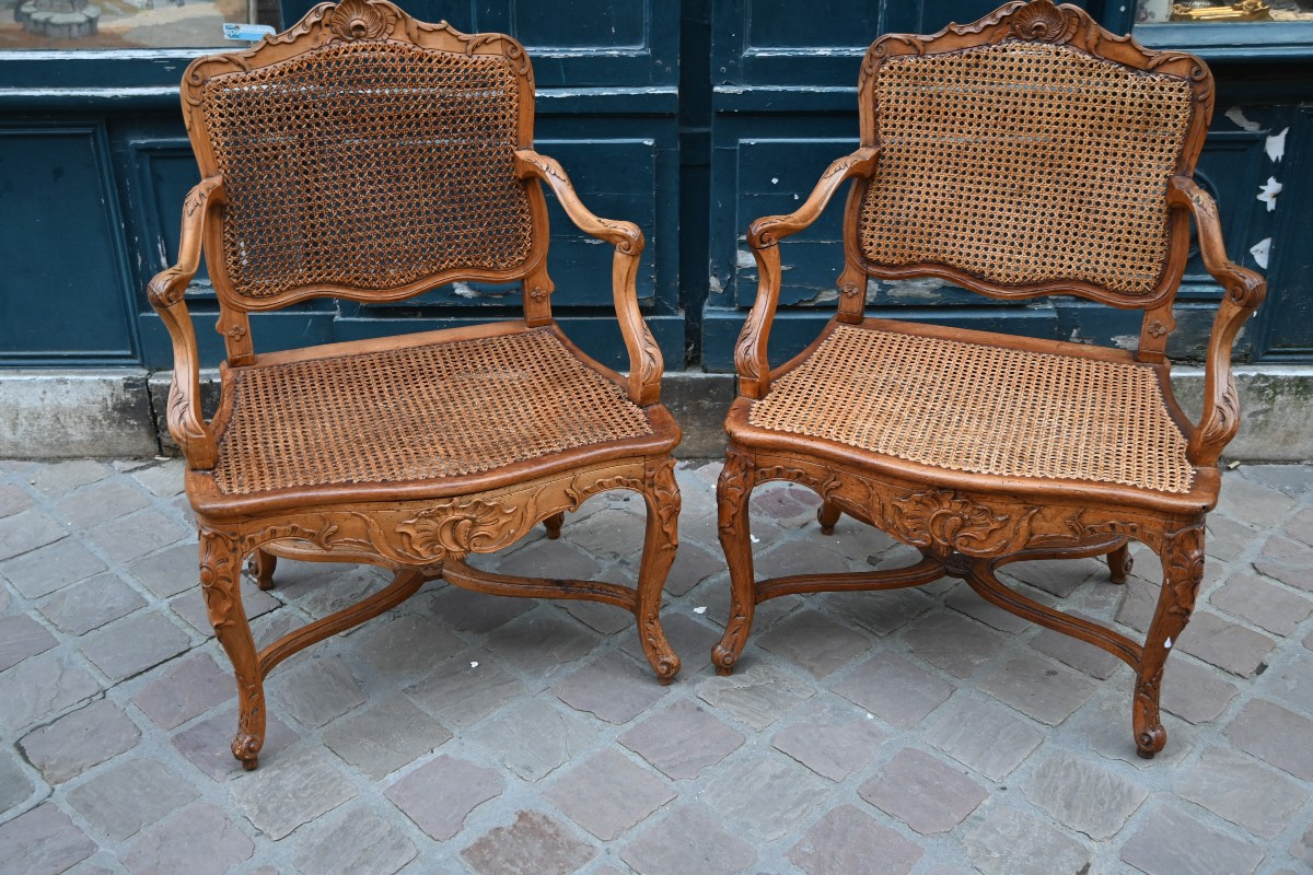 Paire de fauteuils cannés d époque Regence du XVIII