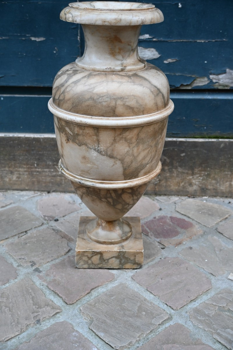 Baluster-shaped Vase In Veined Brown Marble, 18th-century Style, Urn-shaped Work