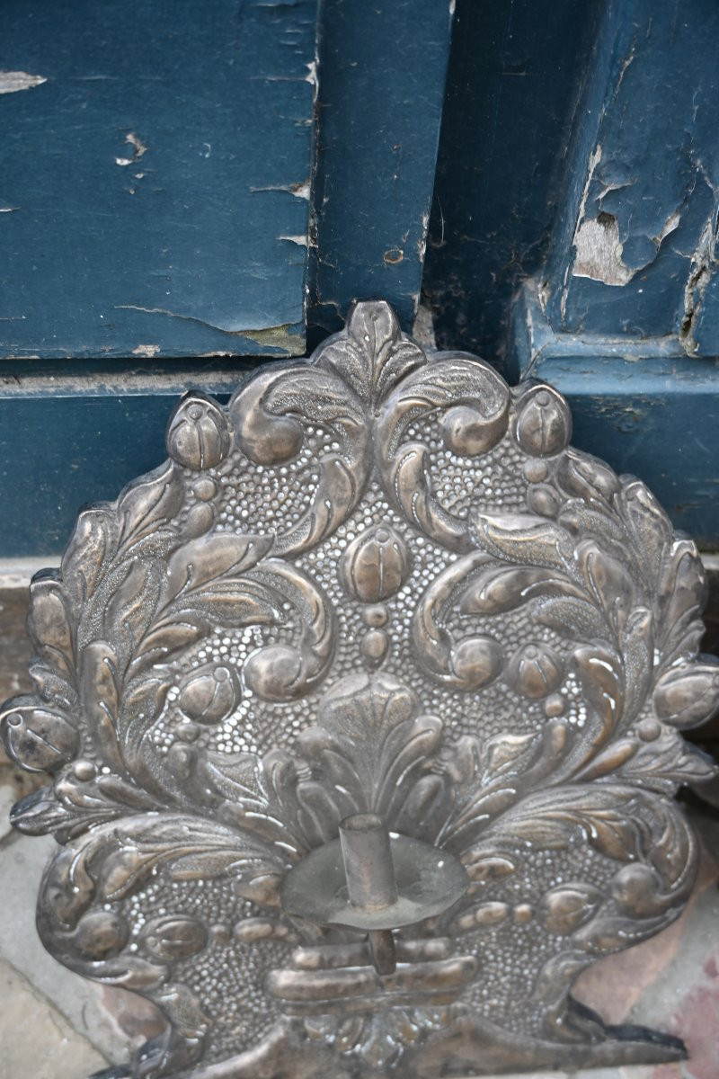 Pair Of Repoussé Metal Wall Sconces In The 17th-century Style-photo-2
