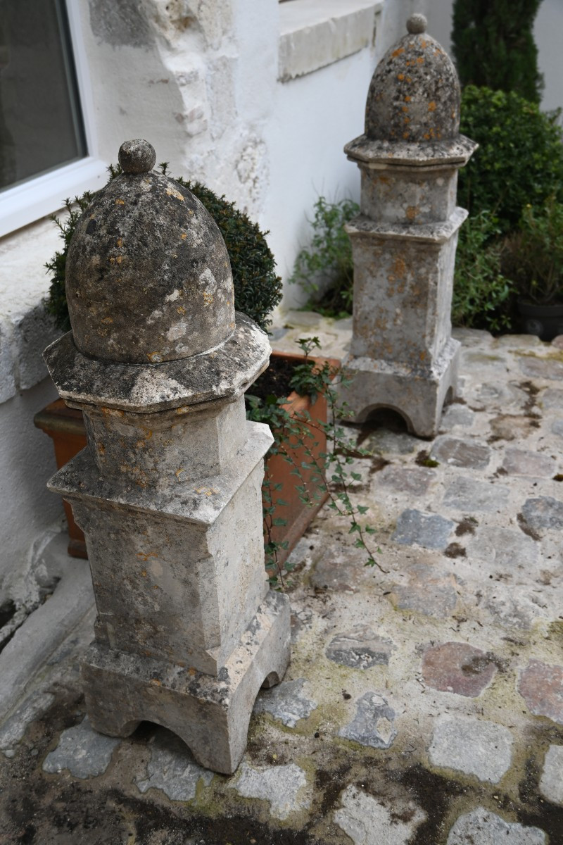 Deux éléments  décoratif en pierre du XIX