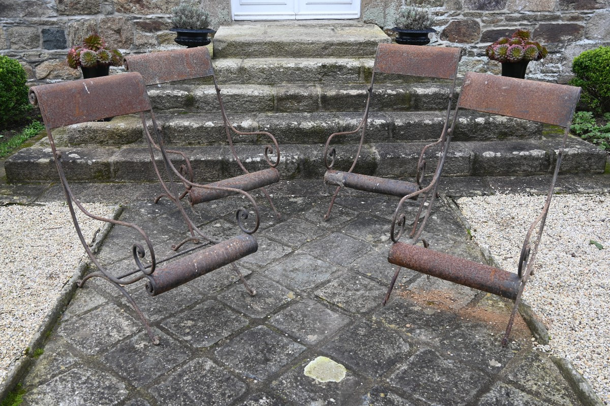 Elégante suite de 4 fauteuils en fer forgé XIX
