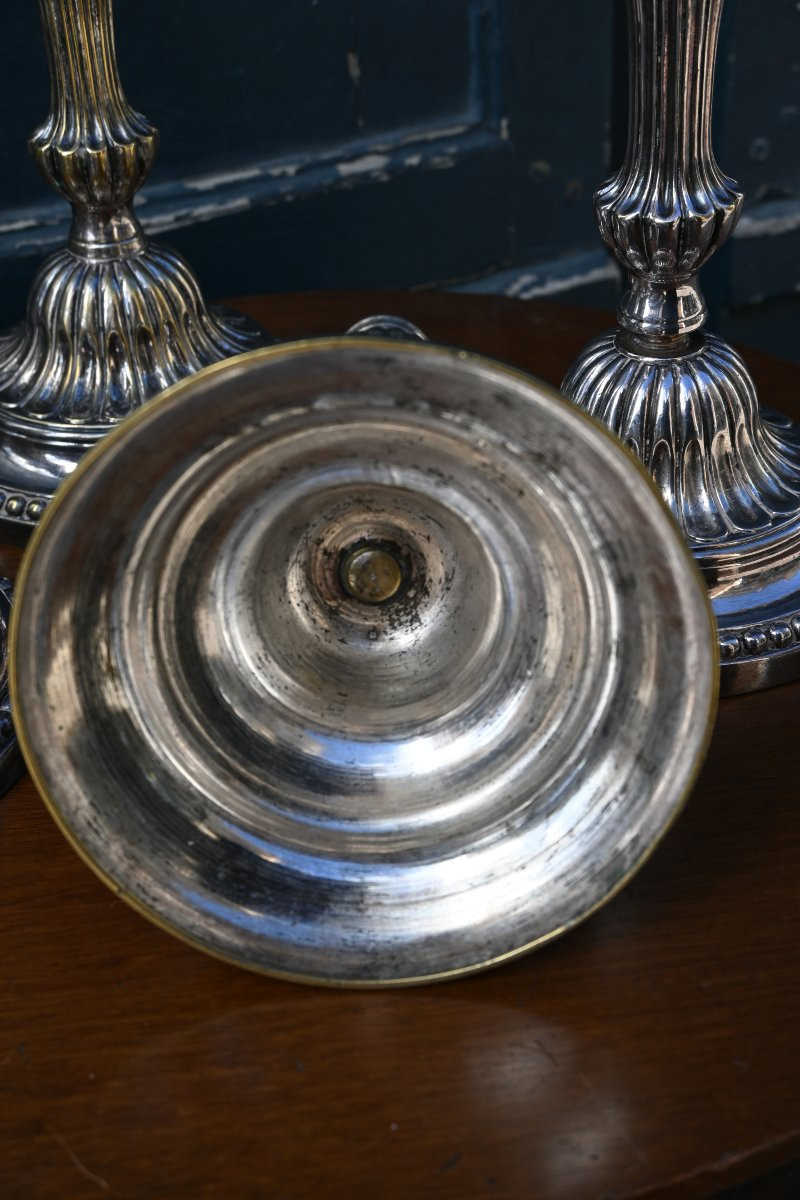 Suite de quatre bougeoirs en métal argenté  Louis XVI-photo-1