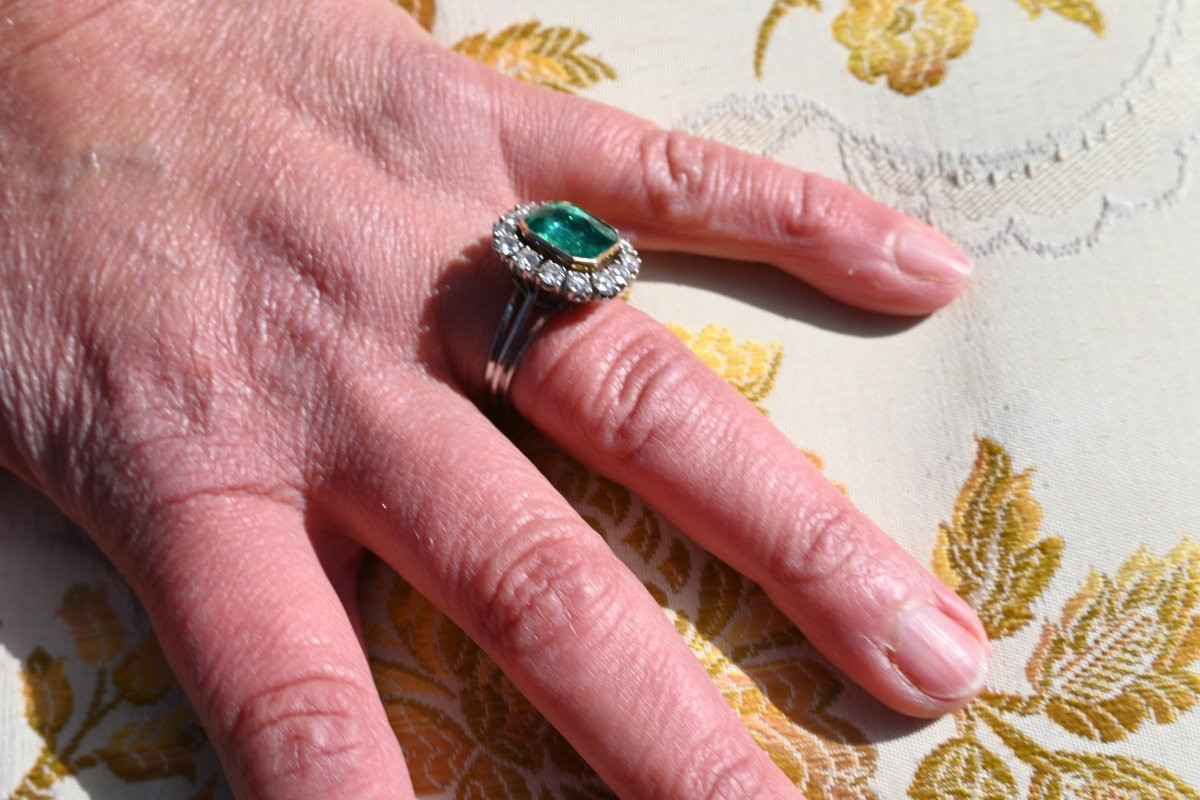 Bague  en platine entourée d une importante emeraude-photo-4