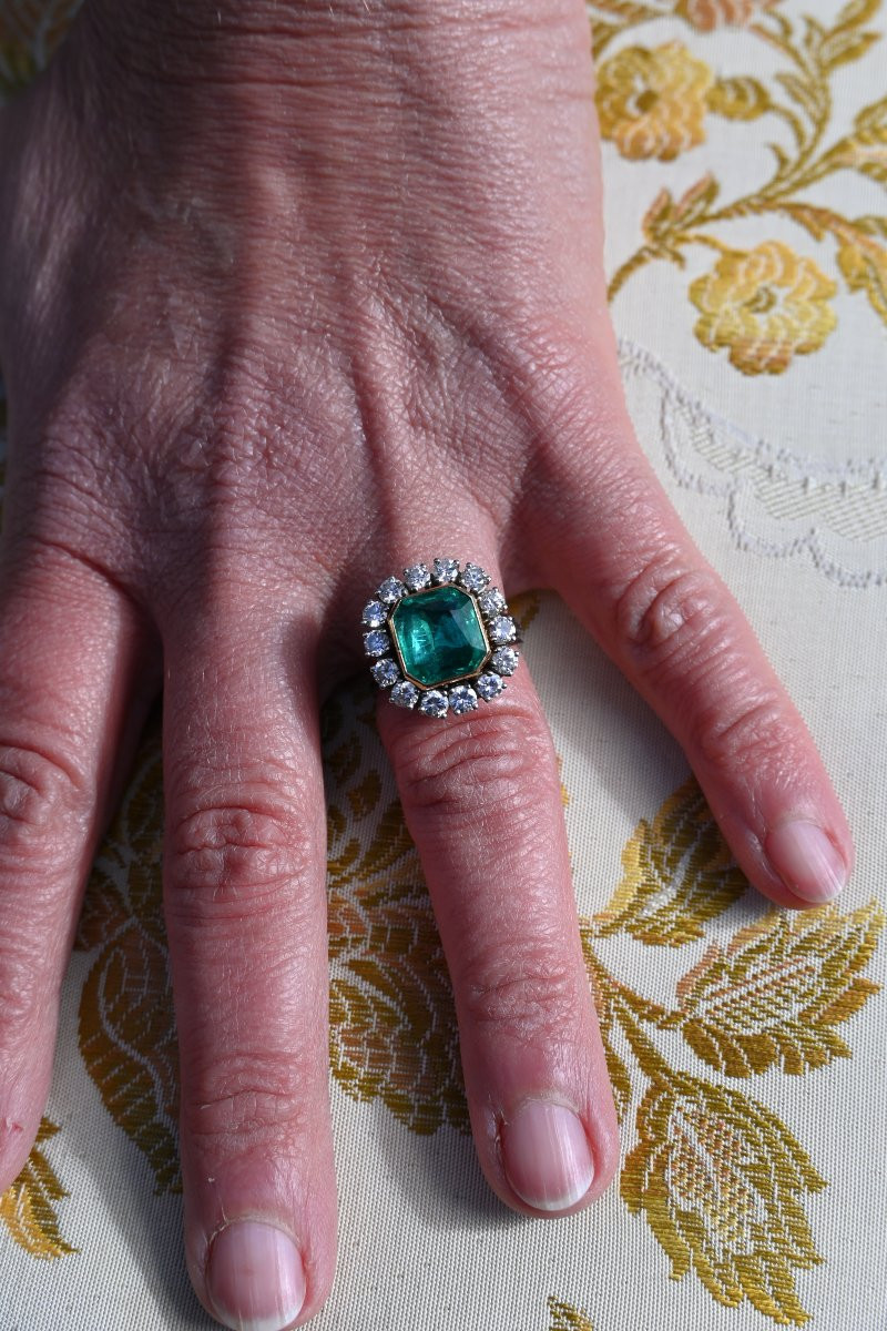 Bague  en platine entourée d une importante emeraude-photo-2