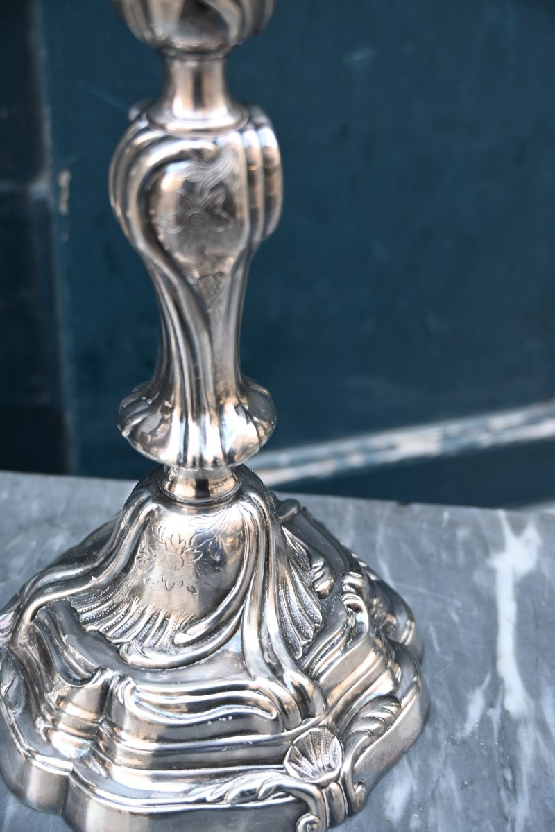 Beautiful Pair Of Louis XV Period Shell Candlesticks From The 18th Century.-photo-1