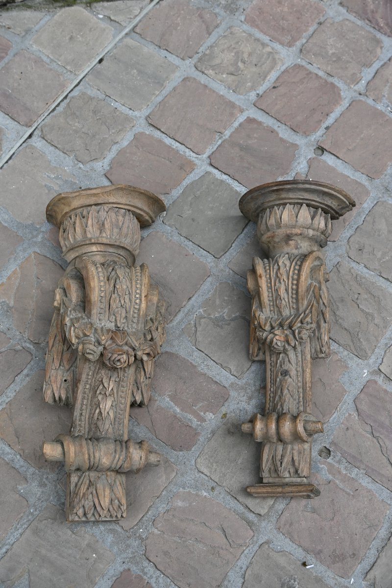 Deux consoles en chêne sculpté , naturel d époque XVIII-photo-1