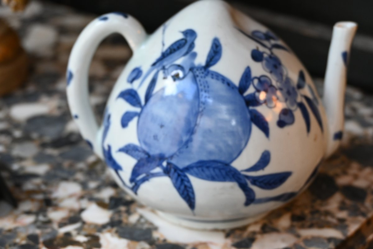 Théière "secrète " en porcelaine de Chine XIX-photo-2
