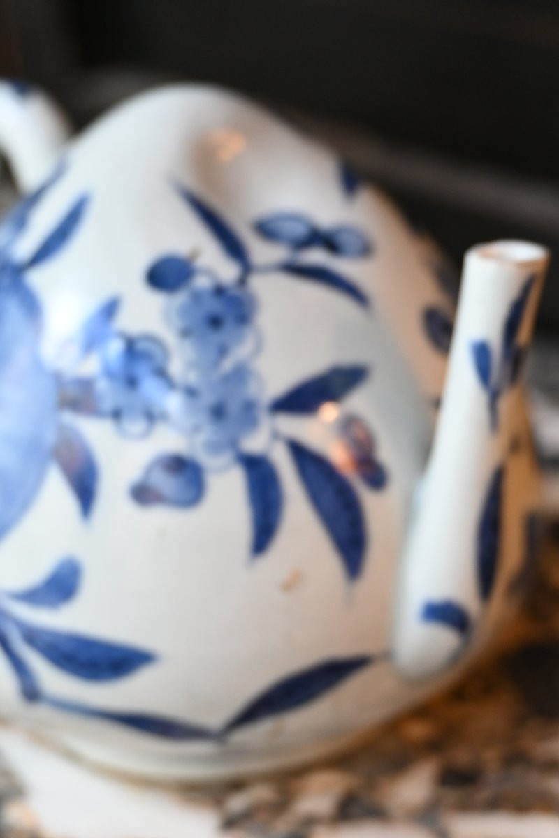 Théière "secrète " en porcelaine de Chine XIX-photo-3