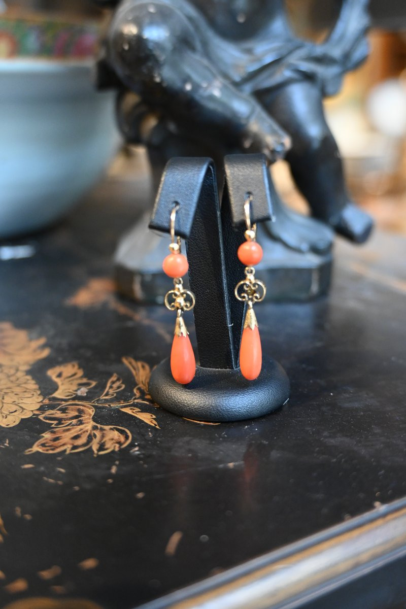 Pair Of Gold And Coral Earrings XIX-photo-2
