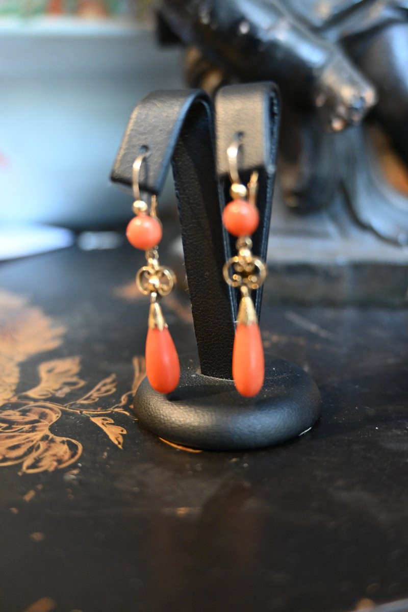 Pair Of Gold And Coral Earrings XIX-photo-3
