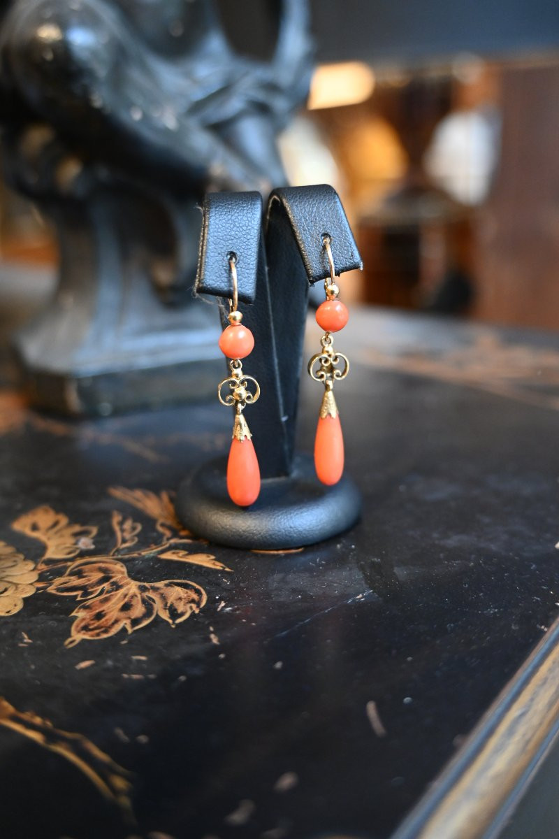 Pair Of Gold And Coral Earrings XIX-photo-4