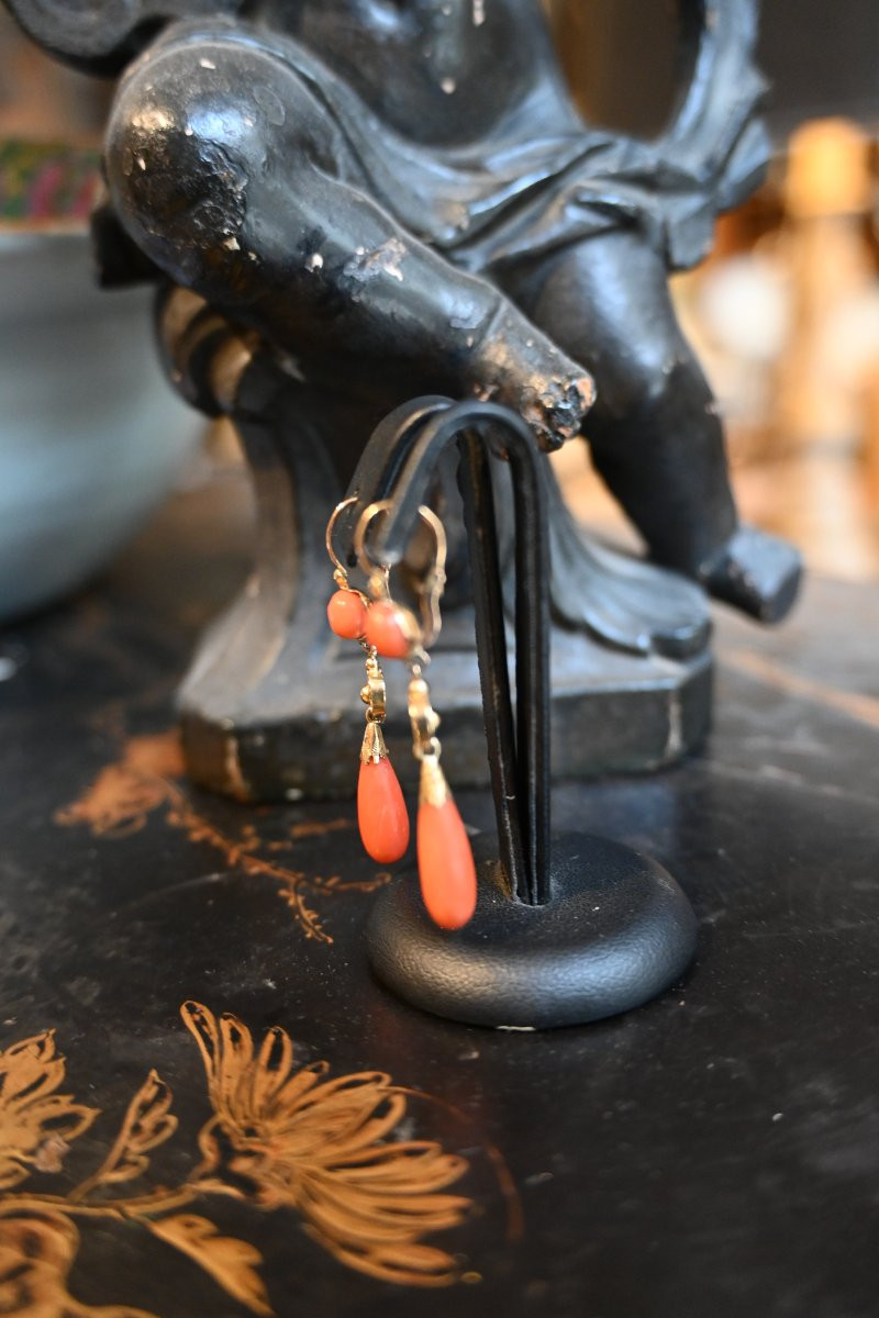 Pair Of Gold And Coral Earrings XIX-photo-2